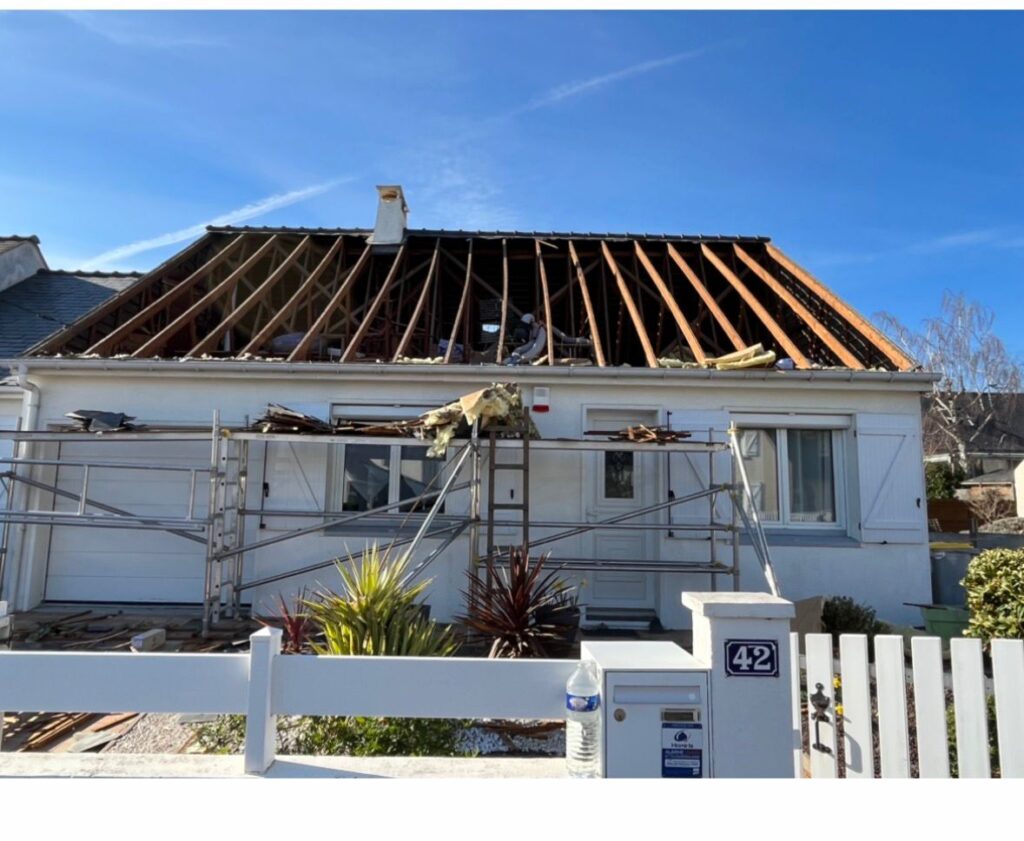 chantier couvreur nantes pose tuiles